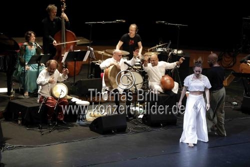 Trommelsprachen – Languages of Drums gastiert im Rahmen des Festival ACHT BRÜCKEN/Musik für Köln in der Philharmonie Köln (&copy; Thomas Brill)